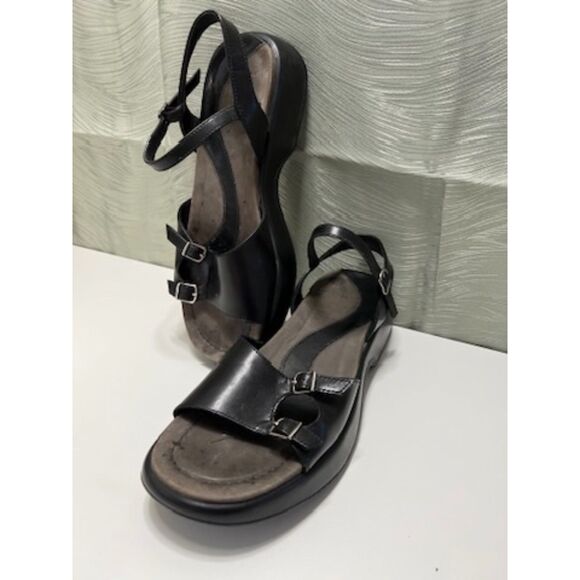 Dansko Sissy black patent leather platform sandals. Size 40(W). - Picture 1 of 10